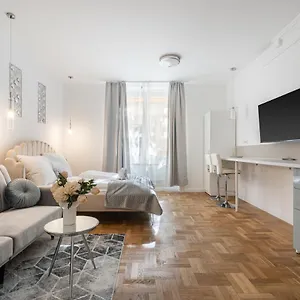 Apartment D71 - Dob 71 Cozy - Location By Bqa, Budapest