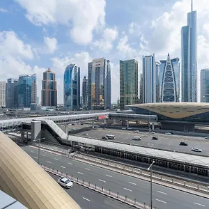 https://luxury-4-bedroom-apt-free-parking-dubai-marina.dubaihotelsoffers.com