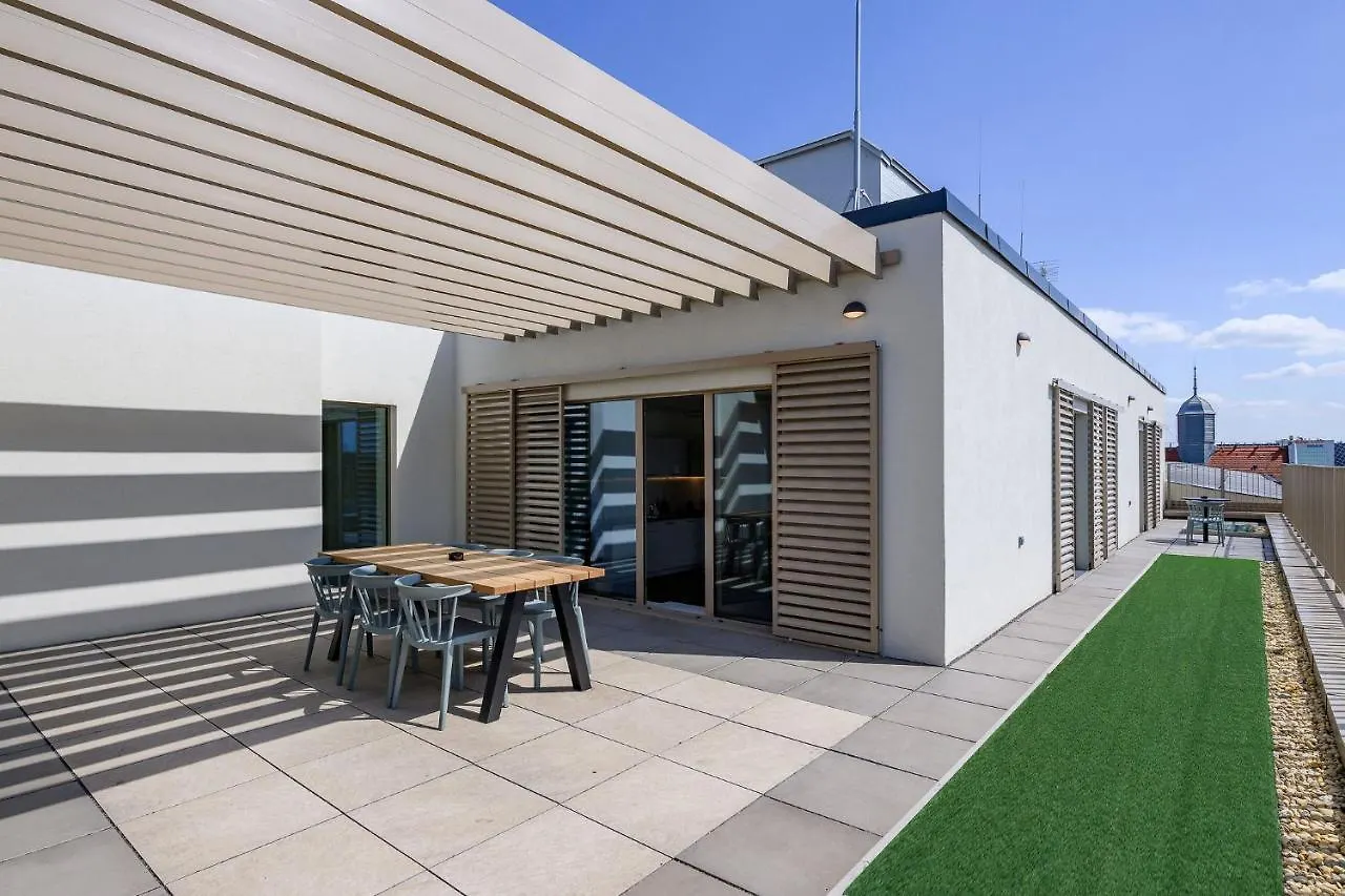 Limehome Budapest Mosonyi U شقة